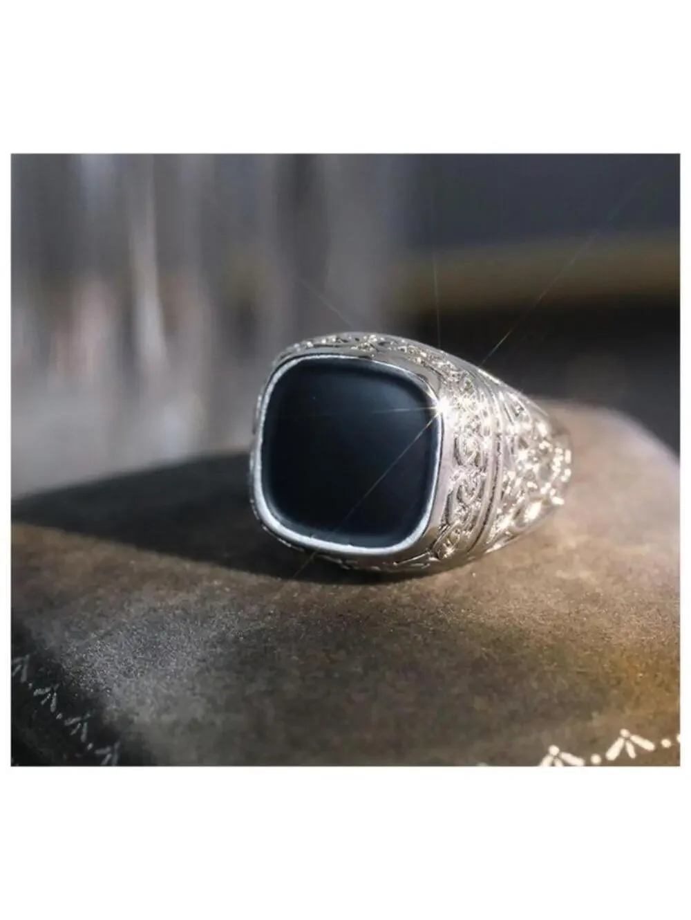 Black intricate ring - silver - Stone - Size 10.